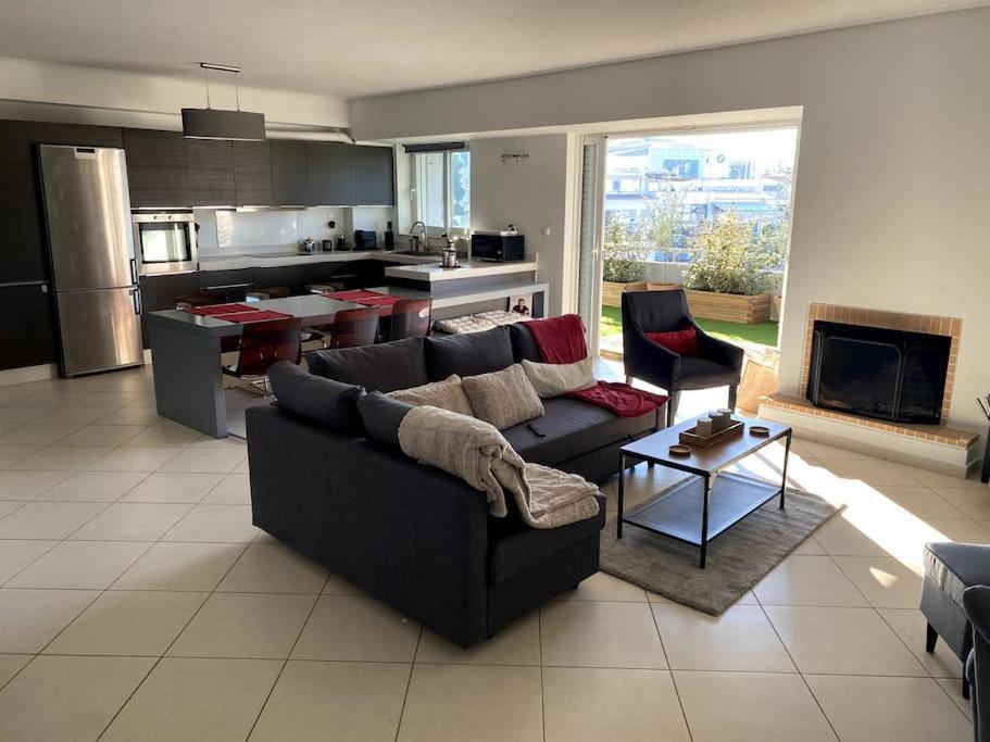 Spacious And Sunkissed 3Br & 2 Bathrooms Apartment Athens Exterior photo