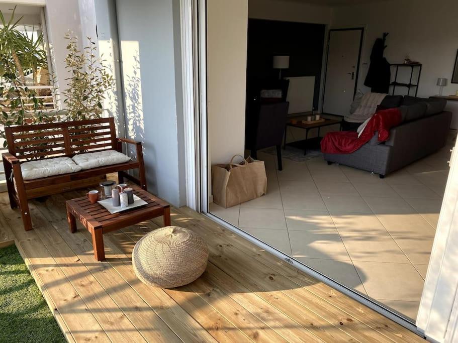 Spacious And Sunkissed 3Br & 2 Bathrooms Apartment Athens Exterior photo