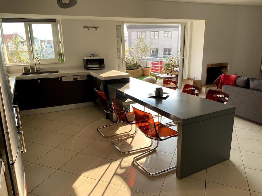 Spacious And Sunkissed 3Br & 2 Bathrooms Apartment Athens Exterior photo