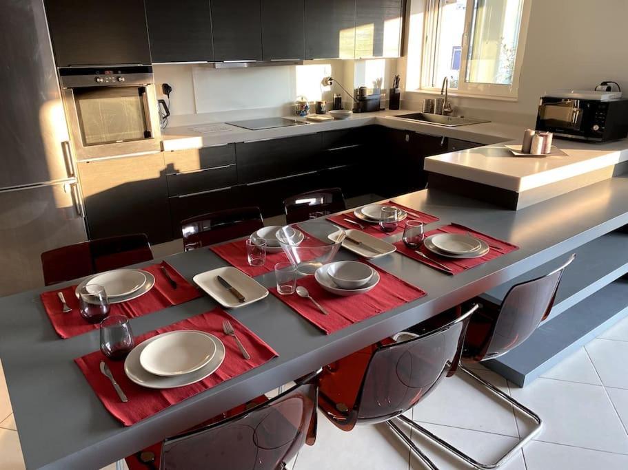 Spacious And Sunkissed 3Br & 2 Bathrooms Apartment Athens Exterior photo