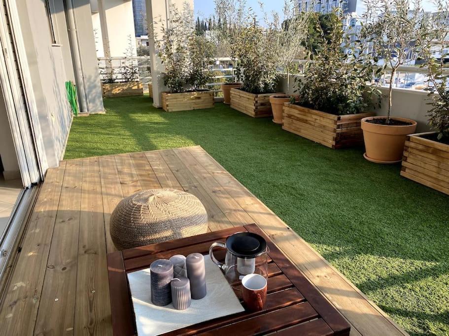 Spacious And Sunkissed 3Br & 2 Bathrooms Apartment Athens Exterior photo