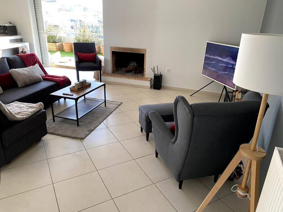 Spacious And Sunkissed 3Br & 2 Bathrooms Apartment Athens Exterior photo
